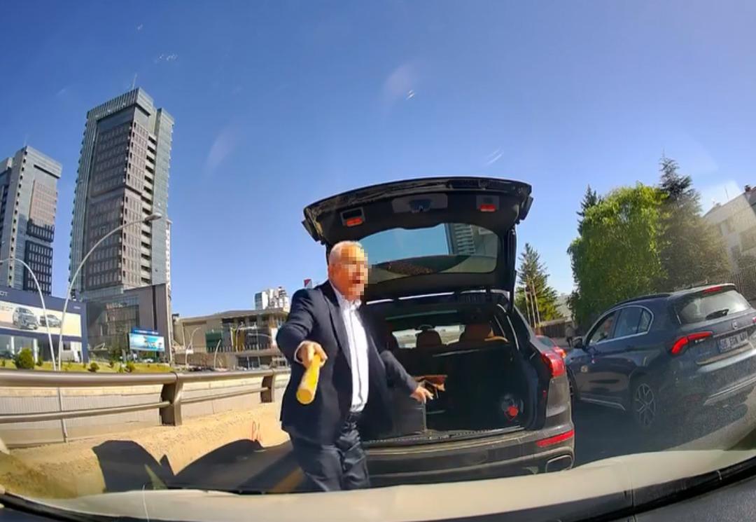 Yer: Ankara! Trafikte tartıştığı sürücünün üzerine beyzbol sopasıyla yürüdü! Ehliyetine el konuldu 1