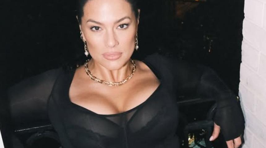 Dünyanın en seksi kadını seçilmişti! Ashley Graham özel geceye böyle hazırlandı! Peş peşe yayınladı...