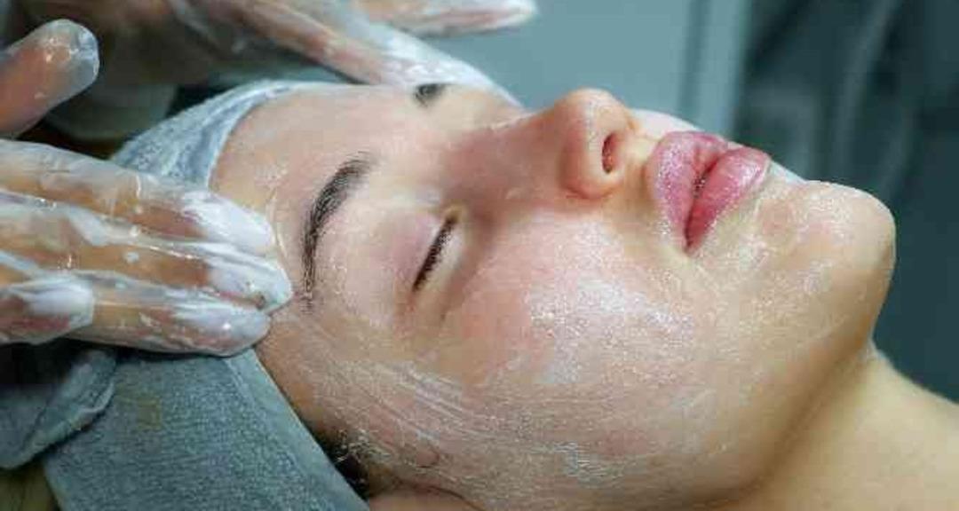 Dermatoloji uzmanından altın değerinde öneriler: Yaz ayında gerçekleştirilen cilt bakım işlemleri nelerdir? Lazer epilasyon yaz ayında yapılır mı? "Cilt bakımı mevsimine göre değişmeli" 2