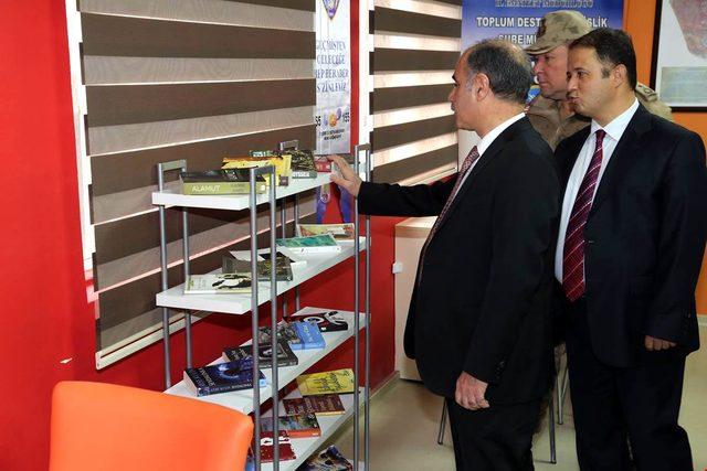 Şırnak'ta yeni açılan kütüphaneye şehit polisin adı verildi