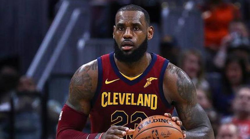 Lebron James'in 'triple-double'ı galibiyet getirdi