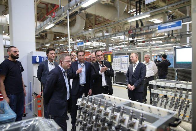 Delphi Technologies’in Başkanı Butterworth, İzmir fabrikalarını ziyaret etti