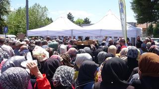 Kuyruğa girdiler, izdiham çıktı! Bedavaya almak için birbirleri ile yarıştılar...