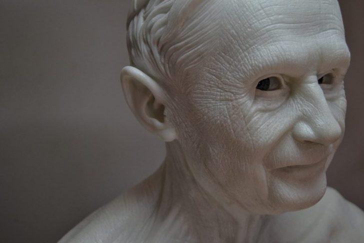 Endişelenmeyin bu tüyler ürpertici insanlar sadece heykeller G2