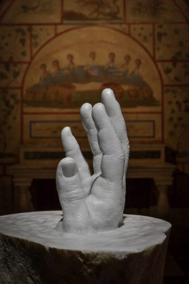 Endişelenmeyin bu tüyler ürpertici insanlar sadece heykeller G4