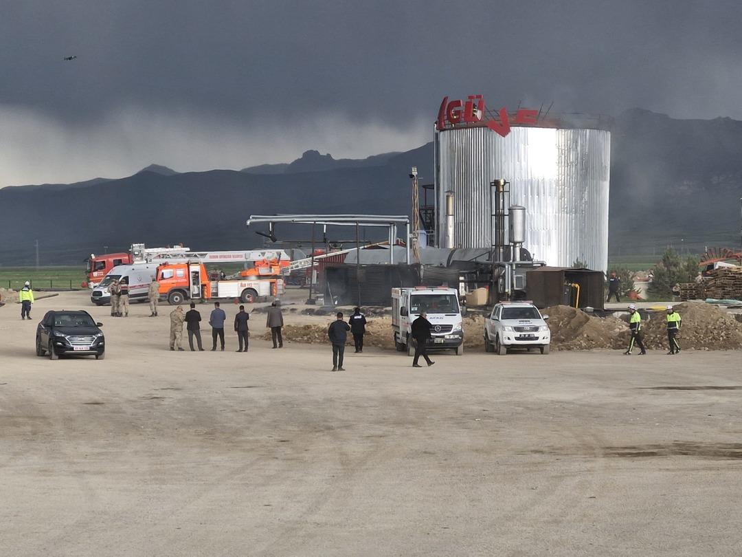 Erzurum da asfalt üretim tesisinde patlama! 1 işçi öldü, 1 işçi yaralandı 2