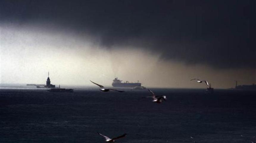 İstanbul'da ürküten görüntü! Meteoroloji'den kritik uyarı