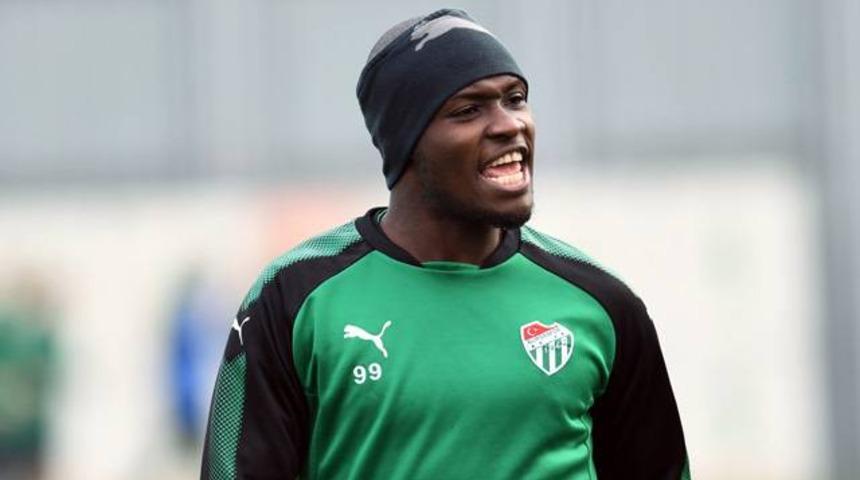  Moussa Sow sahalara d&ouml;n&uuml;yor