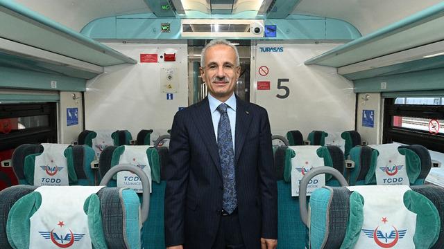 Kurban Bayramı için YHT'ye ek sefer eklenecek! Bakan Uraloğlu duyurdu