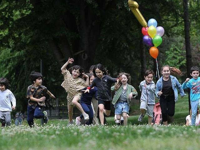 O yaşı doldurmayanlar canlı yayın bile açamayacak! Tarih verdi, o uygulamalar için de geçerli olacak 'Türkiye'de de başlıyor'
