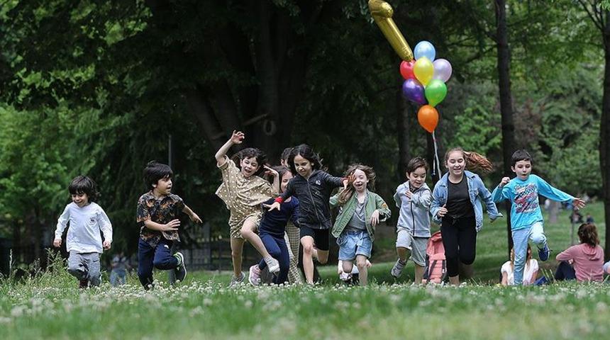 O yaşı doldurmayanlar canlı yayın bile açamayacak! Tarih verdi, o uygulamalar için de geçerli olacak 'Türkiye'de de başlıyor'