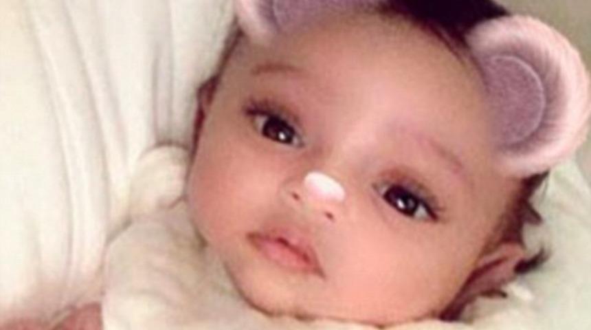 Kim Kardashian kızının y&uuml;z&uuml;n&uuml; ilk kez g&ouml;sterdi