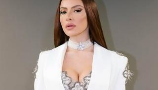 Havuz videosu olay oldu! 'Bikinisi küçük gelmiş' 