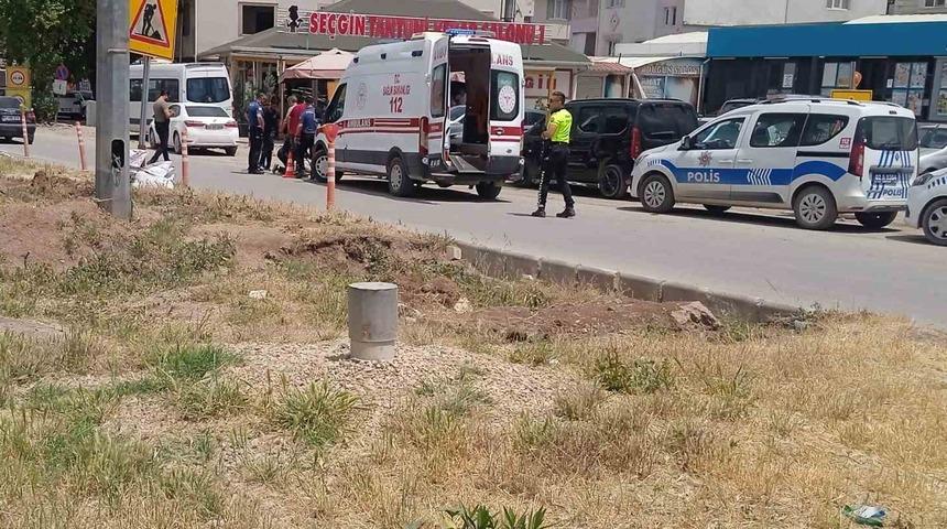 Motosiklet yayaya çarptı: 1 yaralı