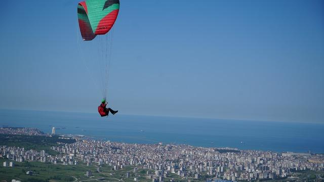 Samsun semaları yamaç paraşütleri ile şenlendi