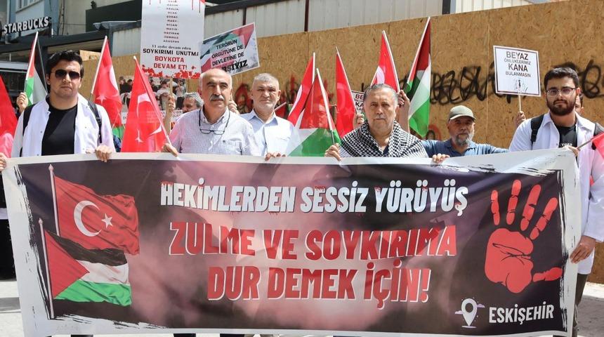 Eskişehir'de Tıp Fak&uuml;ltesi &ouml;ğrencileri Filistin i&ccedil;in y&uuml;r&uuml;d&uuml;
