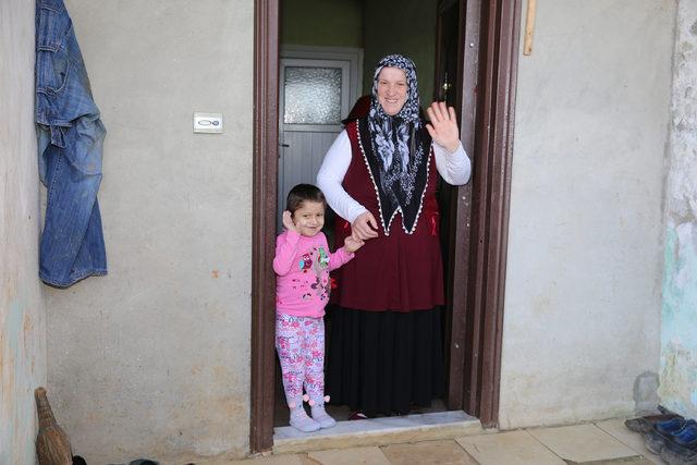 Derya, annesinden karaciğer nakli ile sağlığına kavuştu