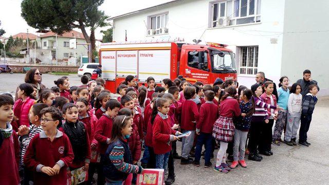 İlkokulda deprem ve yangın tatbikatı