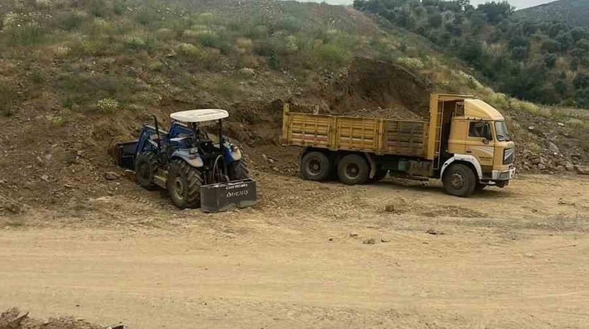 Toprak yığının altında kalan genç hayatını kaybetti