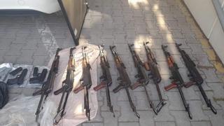 Yer: Sakarya... Polis memurunun aracından cephanelik çıktı!