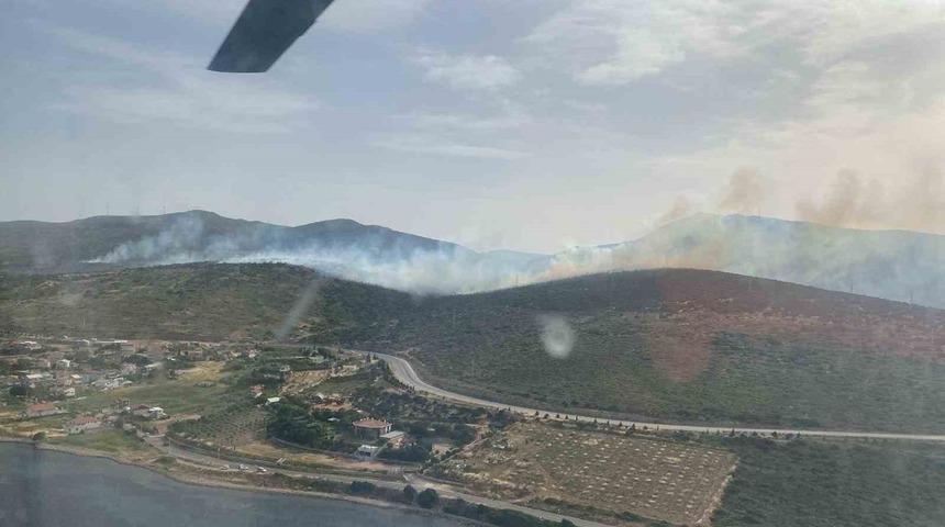 İzmir’de makilik alandaki yangına müdahale sürüyor
