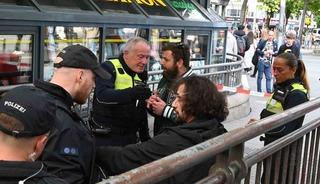 Hamburg’da tren istasyonunda silah araması