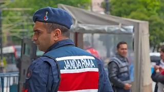 Ot toplamaya gittikleri bölgede kaybolan çiftin yardımına jandarma yetişti