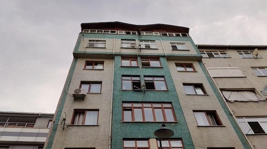 Şişli'de anne ve babasını bıçakla yaralayan şüpheli yakalandı