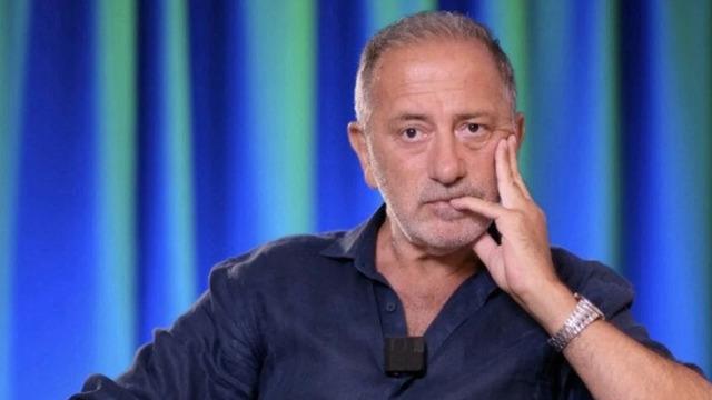 Gazeteci Fatih Altaylı'ya pankartlı tehdit! Bir grup haydut diyerek duyurdu...