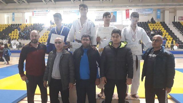 Büyükşehir Belediyesi Judo Takımı şampiyonu olmaya hak kazandı