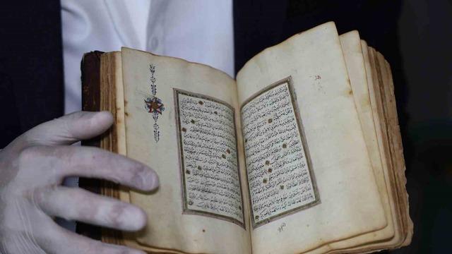 Cumhurbaşkanı Erdoğan’a hediye etmek istiyor! Osmanlı sanatının seçkin örneklerinden: Bu eser sadece kutsal bir kitap değil