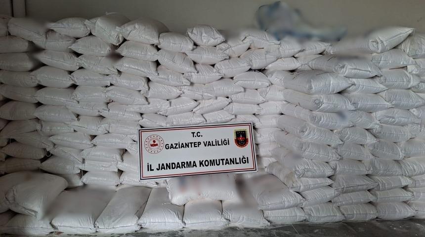 Gaziantep'te 3 ton 570 kilogram sahte deterjan ele geçirildi