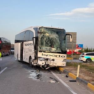 Isparta'da feci kaza! İki otobüs çarpıştı: 27 yaralı