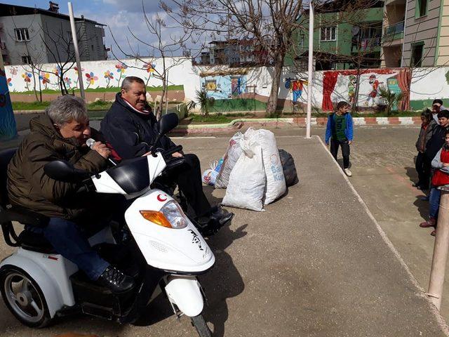 Alaşehirli öğrenciler 15 bin mavi kapak topladı