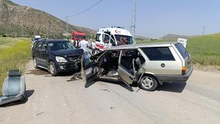 Yozgat!ta feci kaza! Cip ile otomobil çarpıştı, 6 kişi yaralandı