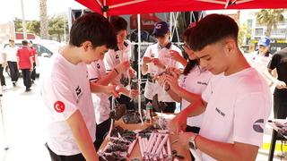 Samsun'da havacılık lisesi öğrencileri model uçak gösterisi yaptı