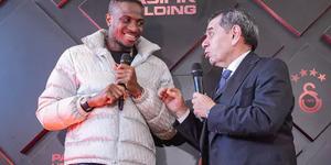 Victor Osimhen, Galatasaray'da kalacak mı? Dursun Özbek'ten transfer açıklaması