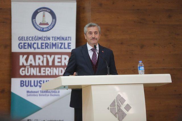 Başkan Tahmazoğlu, Öğrencilerle Kariyer Günlerinde Buluştu