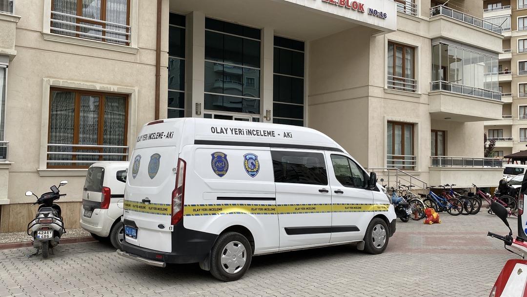 Konya da kan donduran olay! Eşini öldürüp  başında bekledi: 3 çocuğu da oradaymış... 2