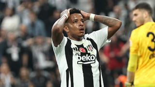 Beşiktaş'ta kendi evinde büyük şok!