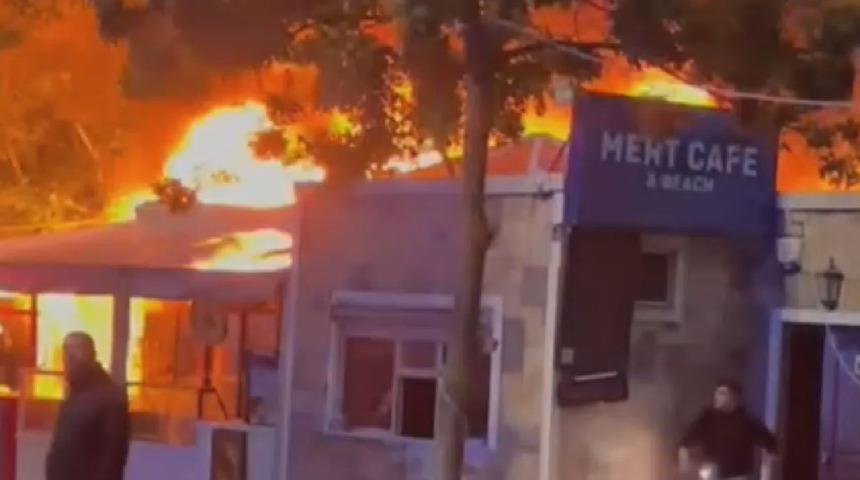 Silivri'de panik anları! Kafe alev alev yandı