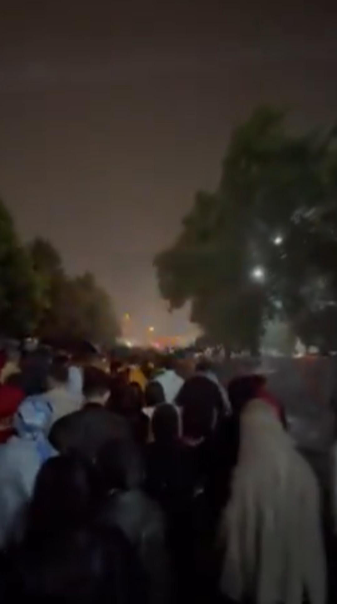 Galatasaray ın kutlamalarına damga vuran olay! Taraftarlar evlerine döndü 3