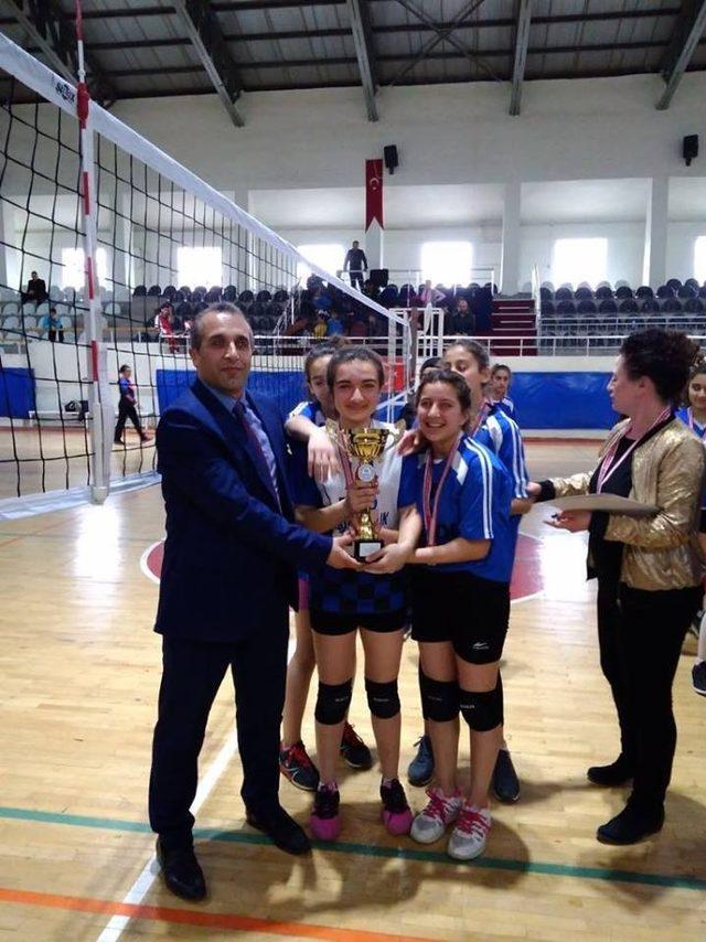 Voleybolda şampiyonlar belli oldu