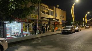 İş yerinde kapı üzerine kilitlenince çareyi metrelerce yüksekten atlamakta buldu! Ağır yaralandı