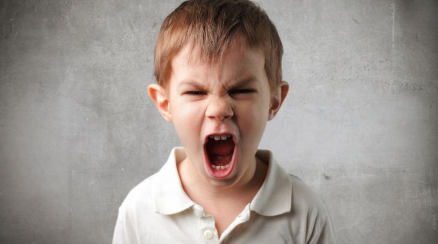 Akran zorbalığında çocuğa zamanında yardım edilmeli