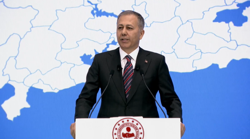 Bakan Yerlikaya "İlk kez" diyerek duyurdu: Binlerce polisin  atama ve yer değiştirme işlemleri gerçekleşti