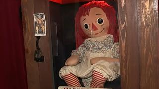 Sosyal medya gündeminde o lanetli bebek var! Dünya turunda kayıp mı oldu? Tir tir titreten hikaye...