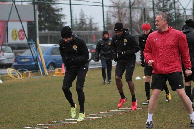 Eskişehirspor, Adana Demirspor maçına hazırlanıyor