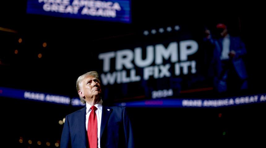 Trump çok konuşulan kararını telefon görüşmesinden sonra erteledi