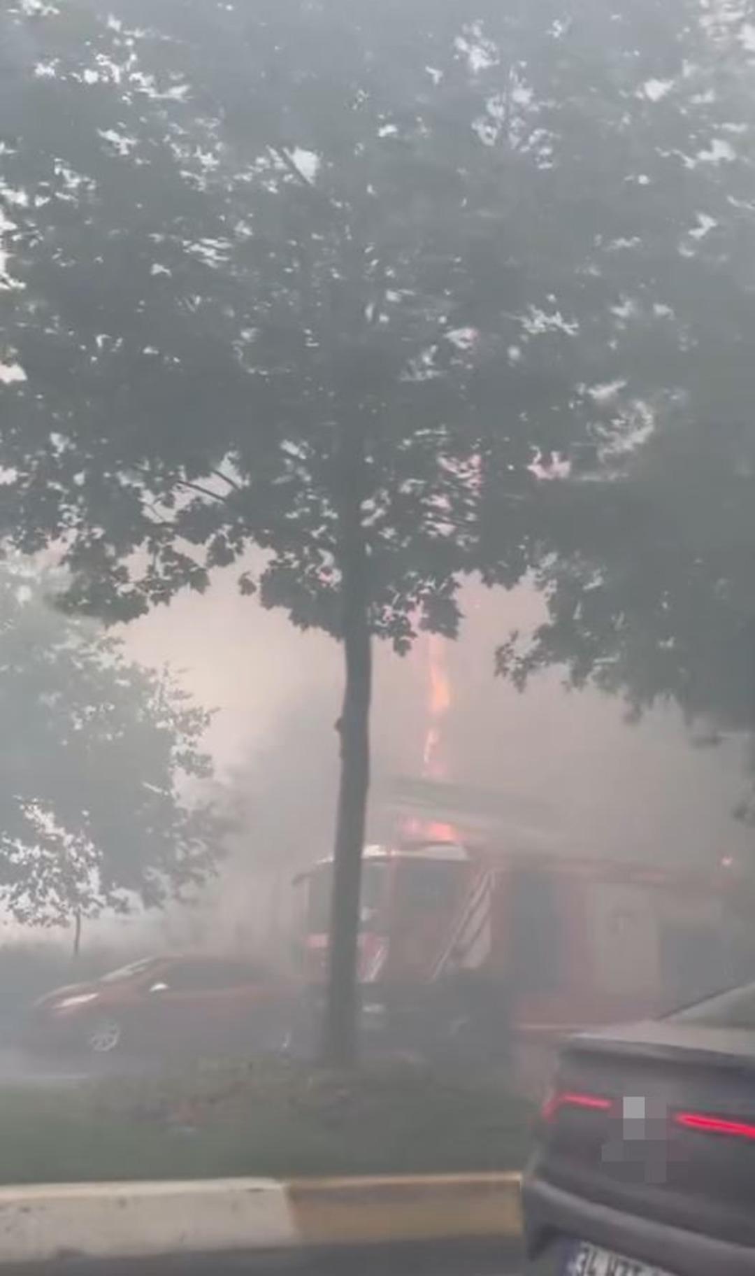 Esenyurt ta bir restoranda yangın paniği! Ekipler söndürdü 1